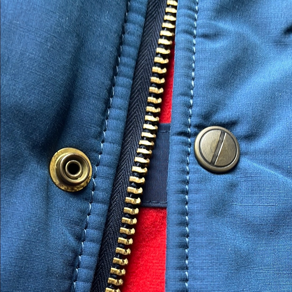 Vintage navy Blue Puffer Coat with Insulated Warmth - Picture 6 of 12